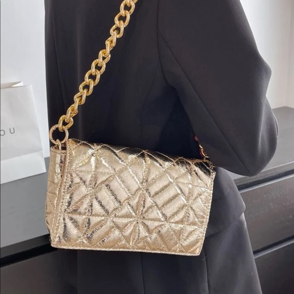Gold Quilted chain handle shoulder handbag, purse bag - Picture 3 of 8